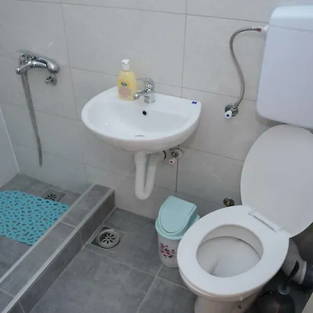 Prenociste-vila Tasic מלון דירות וראנג'ה